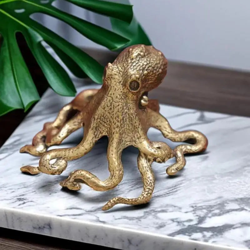 Brass Octopus Sculpture Sea Animal Sculpture Collectibles Gift Desktop Ornaments Fengshui Home Table Decorations for Bookshelf